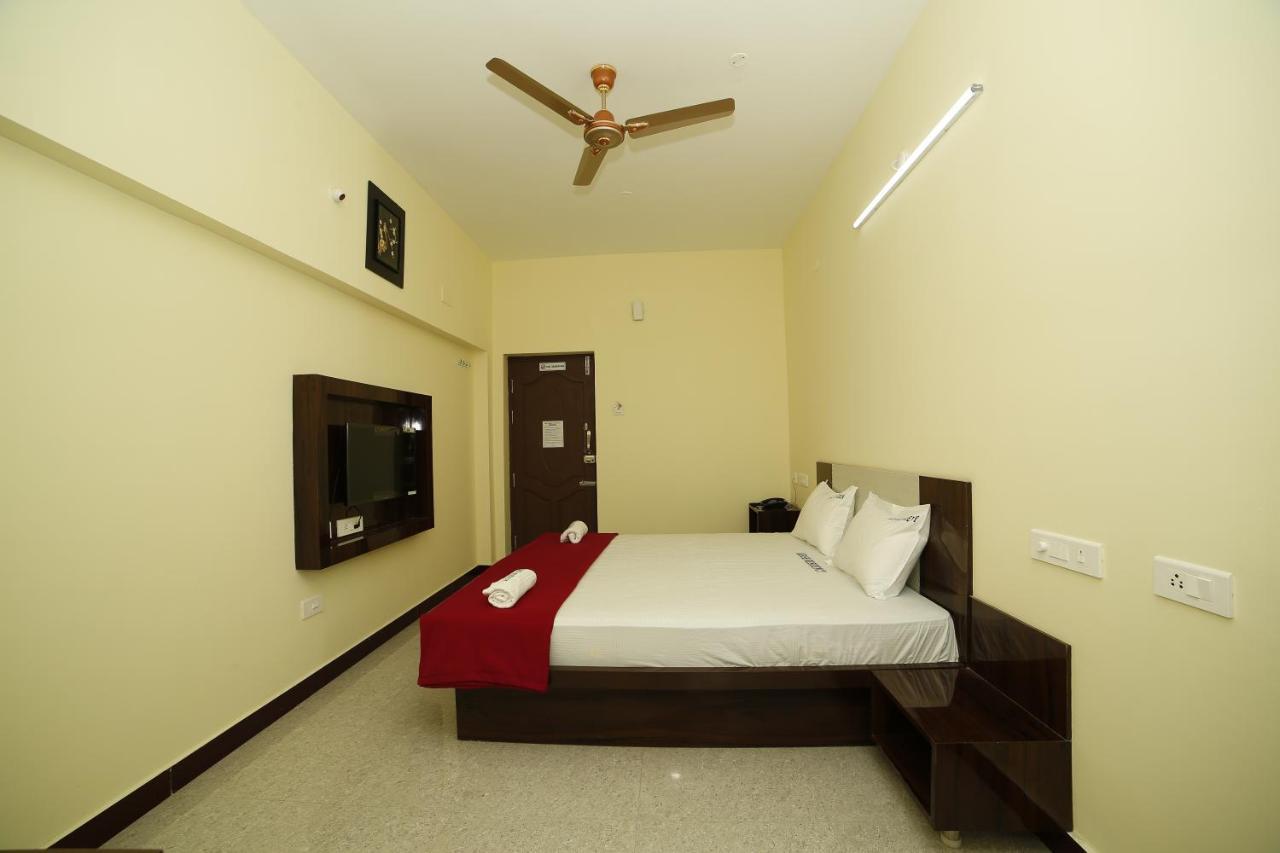 Akash Residency Hotell Rāmeswaram Exteriör bild